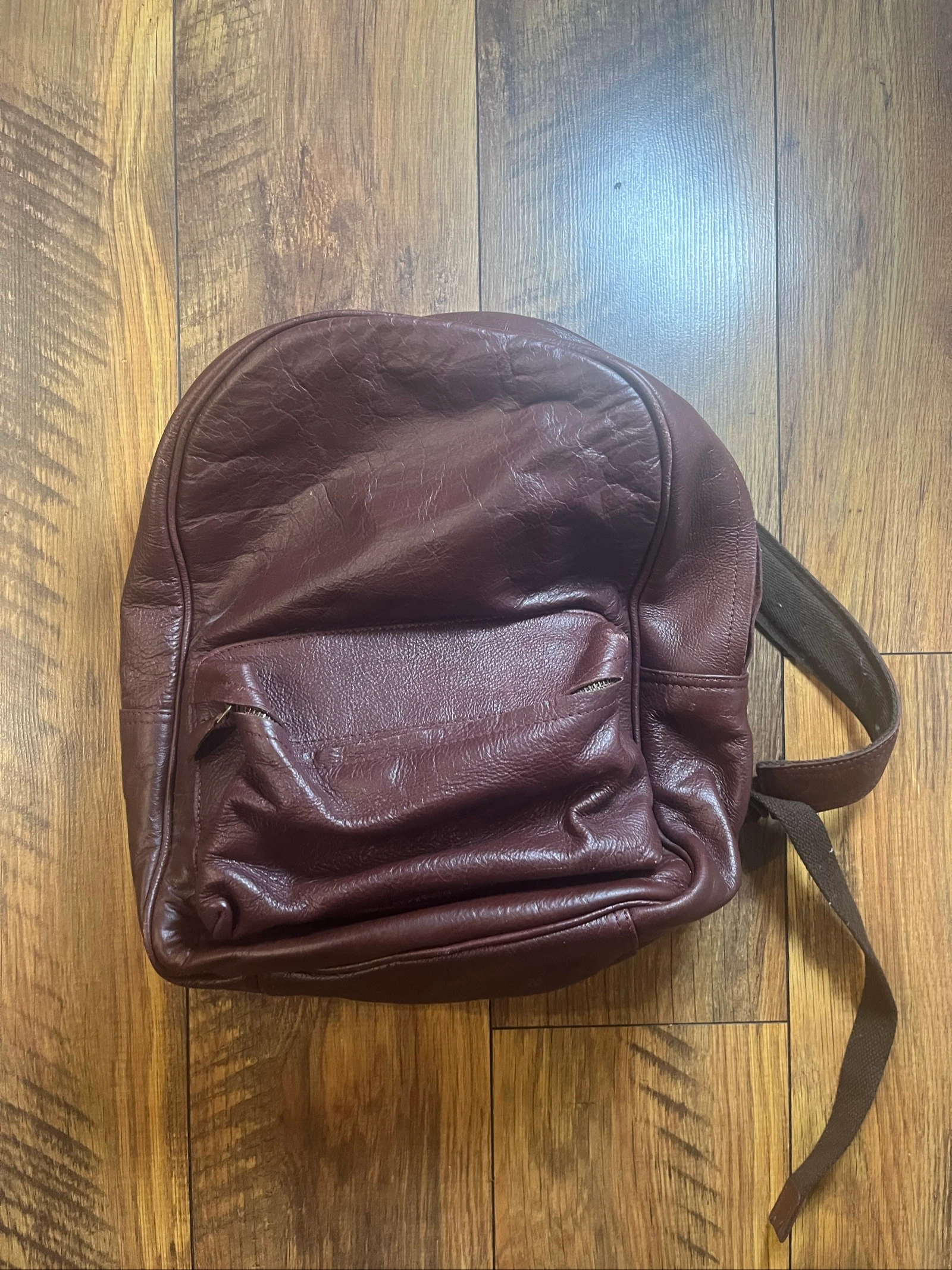 Sac à dos en cuir véritable bordeaux vintage et côtés - Paul Marius - bon état 